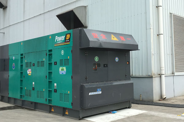 苍梧燃油滤清器的更换流程是怎样的？