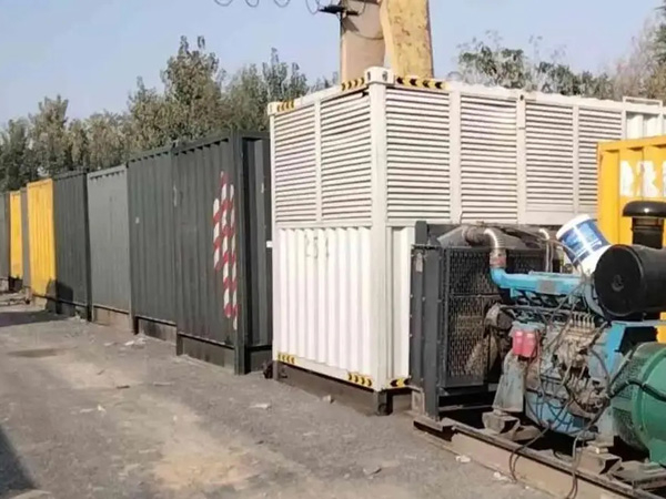 苍梧200KW柴油发电机机组每小时油耗是多少？