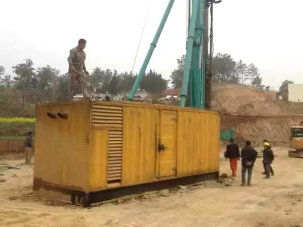 苍梧如何判断水冷式机油散热器密封件是否需要更换？